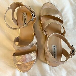 Steve Madden Rose Gold 2.5” Leather Platform Sandals Size 7